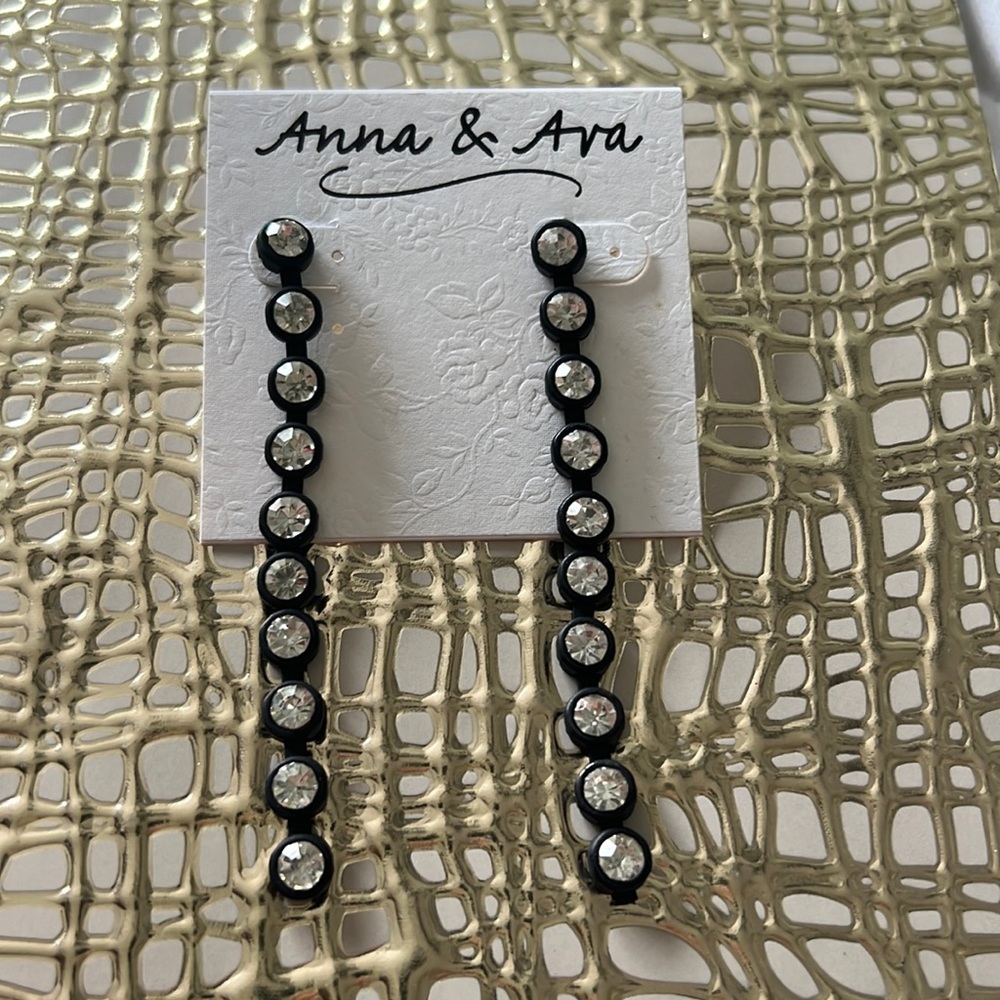 Anna & Ave Black earrings